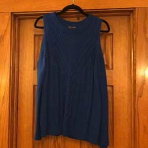 Vince Camuto cable knit cold shoulder sweater (M)